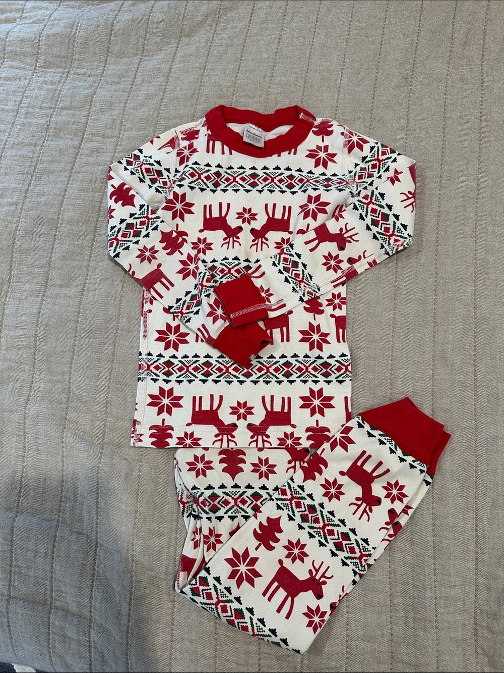 Hanna Andersson Kids Red and White Reindeer Holiday Pajama Set